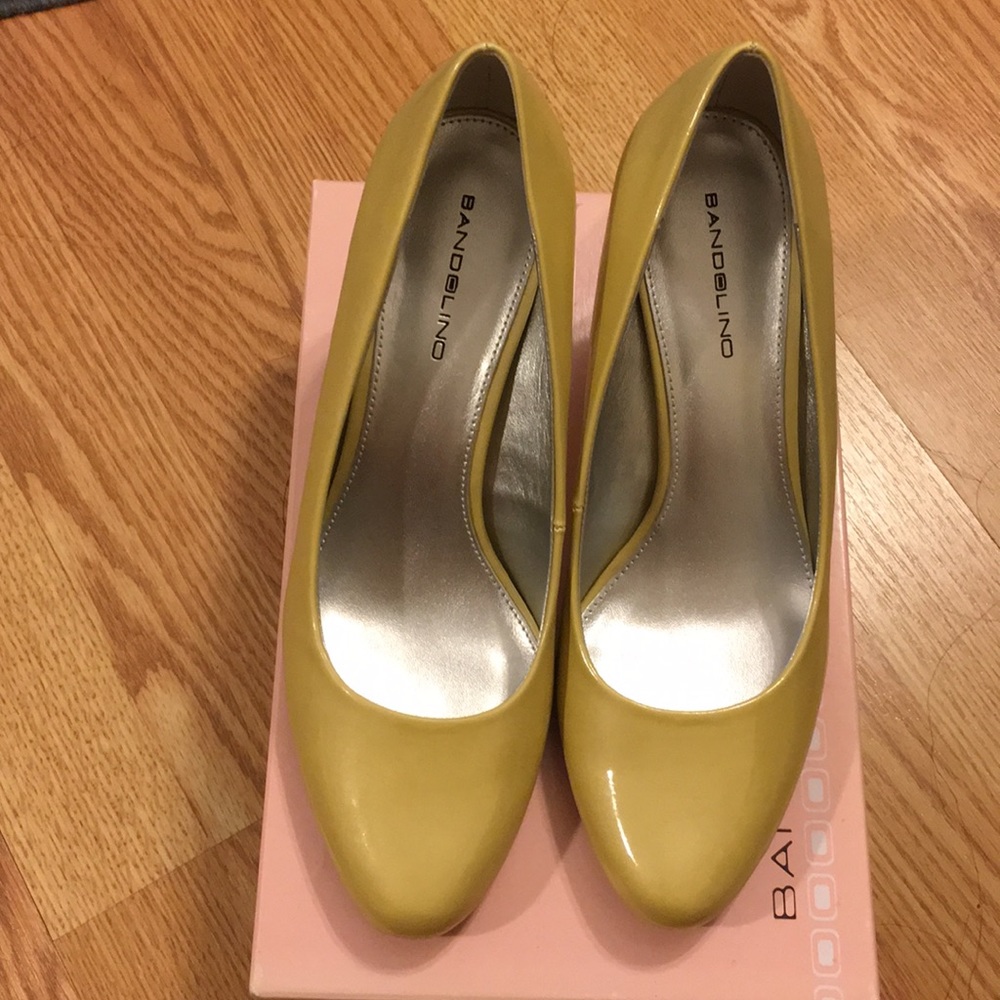 Heels - Picture 2 of 3